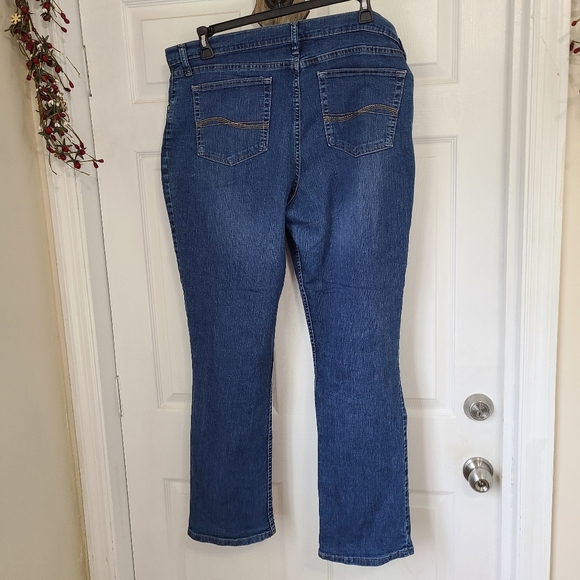 Riders by Lee Woman's Flex Stright Leg Jeans, Size: 18 Color: Blue - Picture 12 of 13